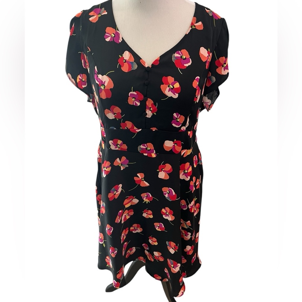 City Chic Black Garment with Coral Accent